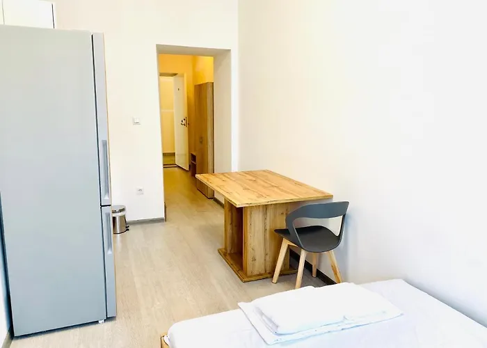 Szálloda City & 3*